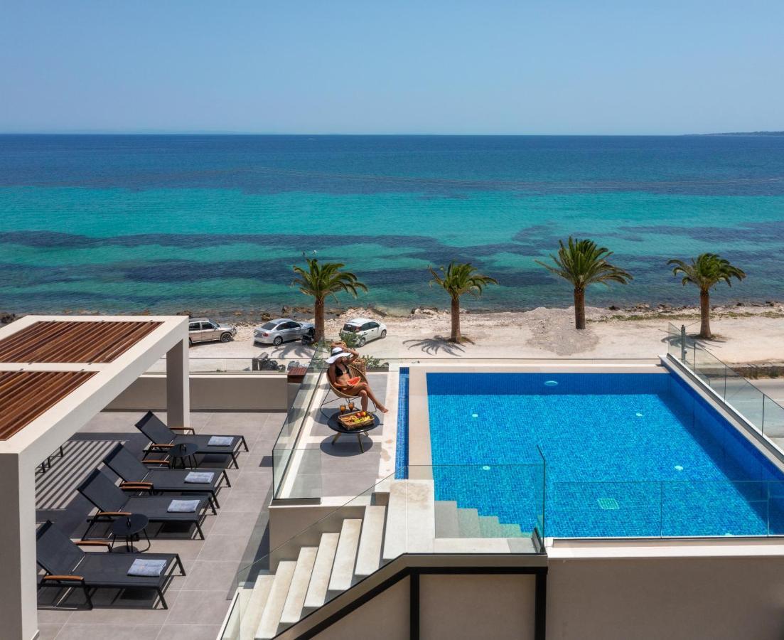 Nerea Seafront Villa, A Pristine Retreat, By Thinkvilla Akrotiri  エクステリア 写真