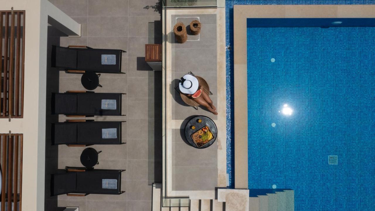 Nerea Seafront Villa, A Pristine Retreat, By Thinkvilla Akrotiri  エクステリア 写真