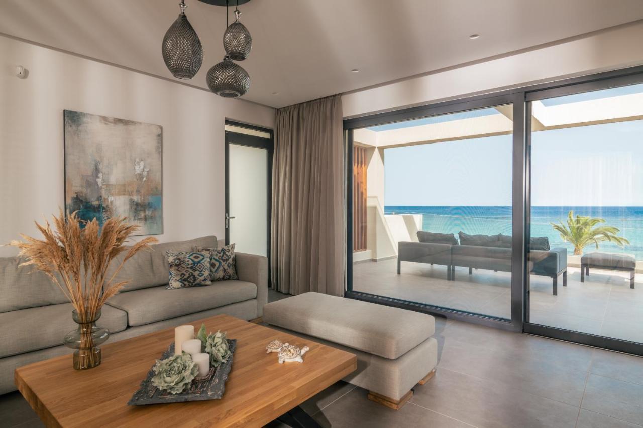 Nerea Seafront Villa, A Pristine Retreat, By Thinkvilla Akrotiri  エクステリア 写真