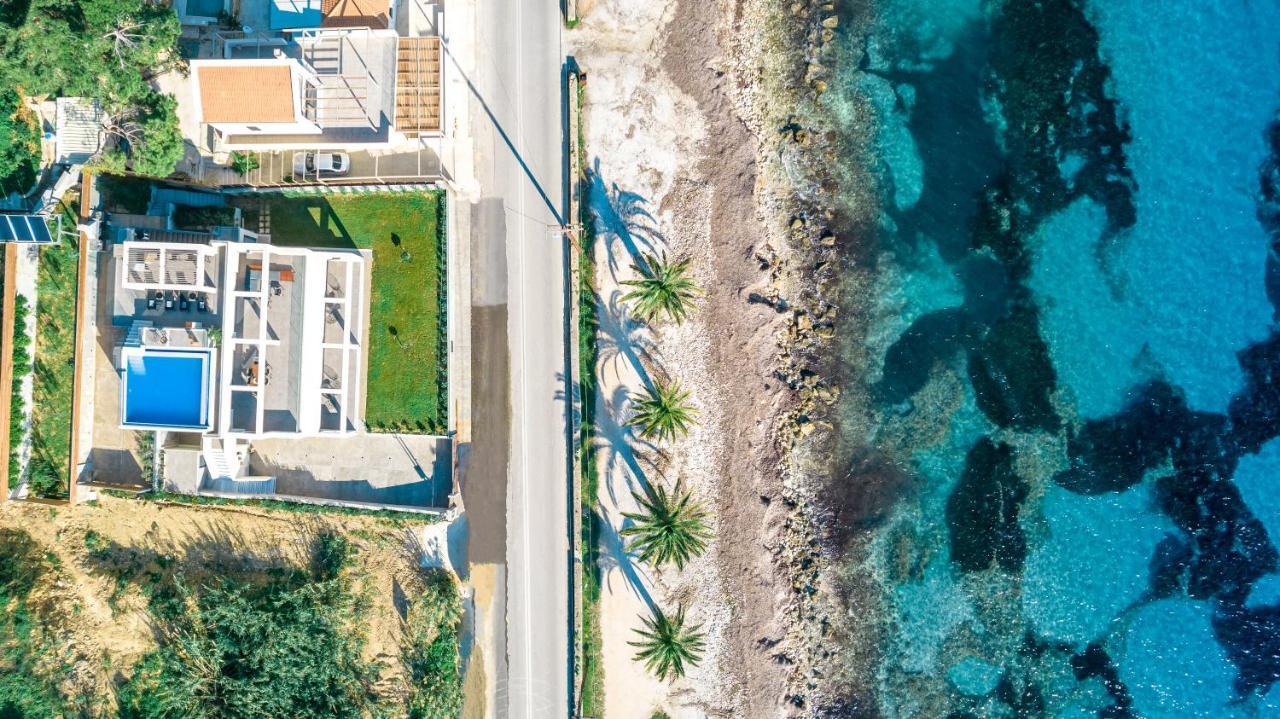 Nerea Seafront Villa, A Pristine Retreat, By Thinkvilla Akrotiri  エクステリア 写真